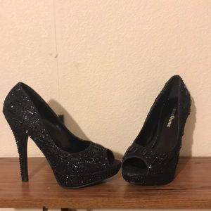 Womens black high heel size 7